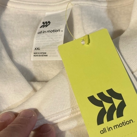 All in Motion Sweatshirt with Ski Club graphic in size XXL. Brand new. NWT - Picture 2 of 7